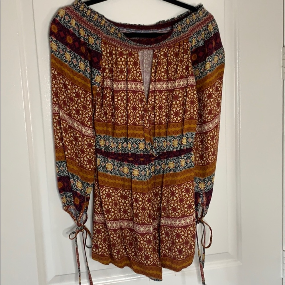 Off-The-Shoulder Pattern Romper - Picture 4 of 4